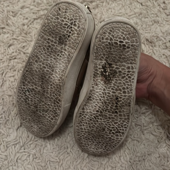 Michael Kors girls shoes size 9 used once in great condition - Picture 6 of 6